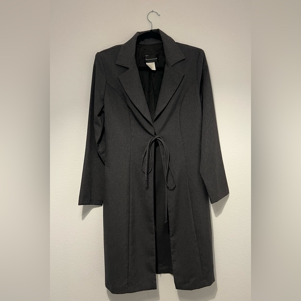 Connected Apparel Gray Blazer with Classic Lapel and Cinch Tie